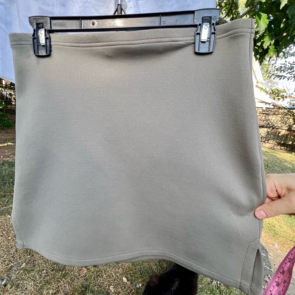 Elegant Express minimalist capsule olive green skirt mini career slit S